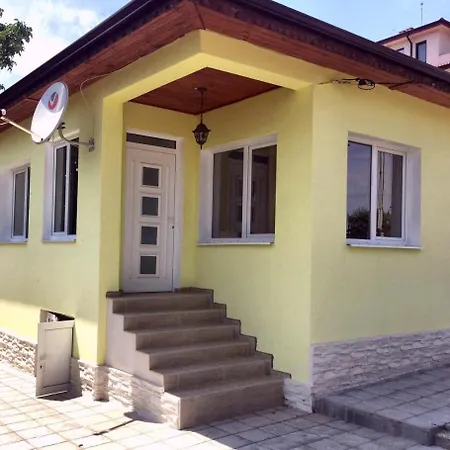 надежда וילה *